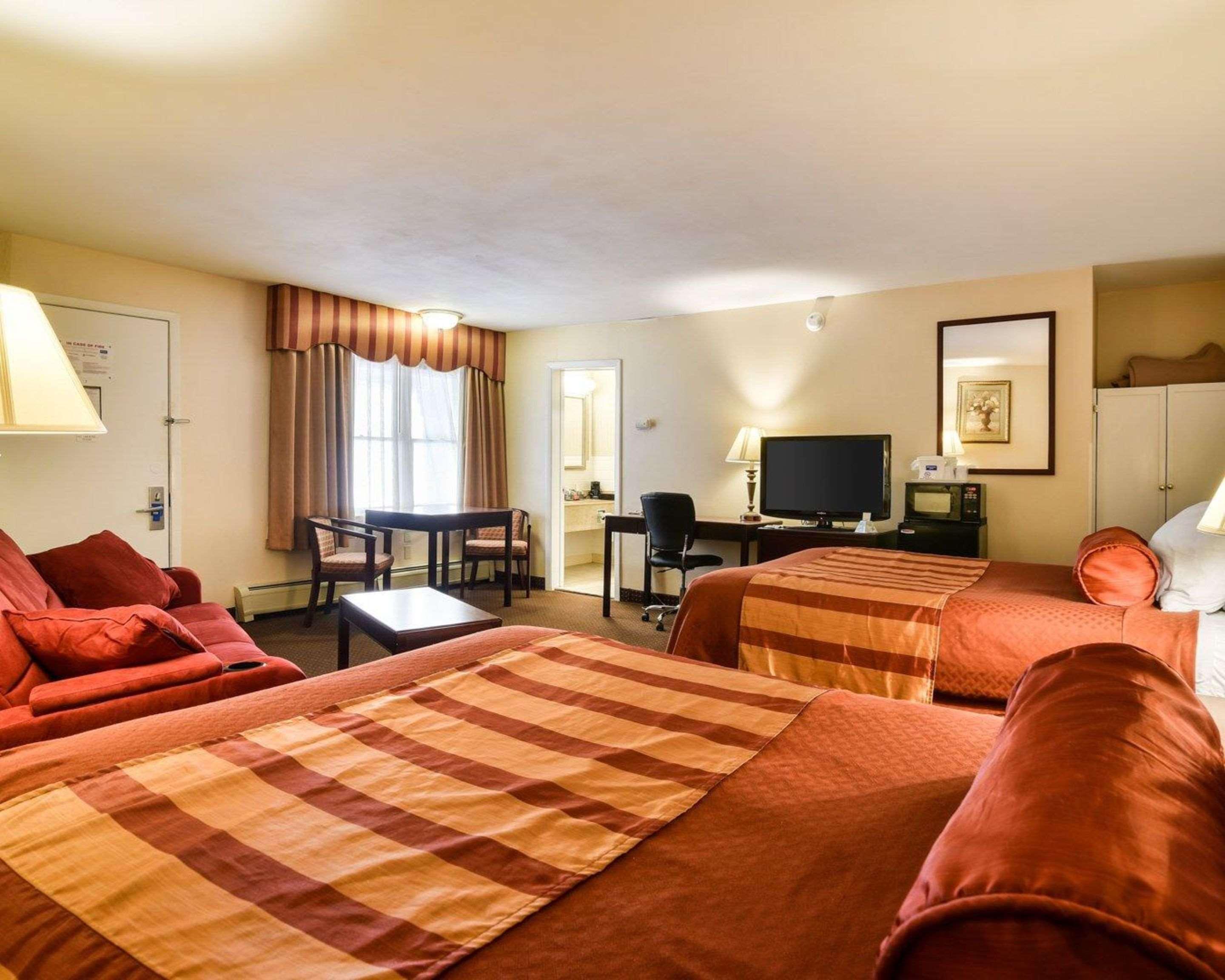Rodeway Inn Weedsport Exterior photo
